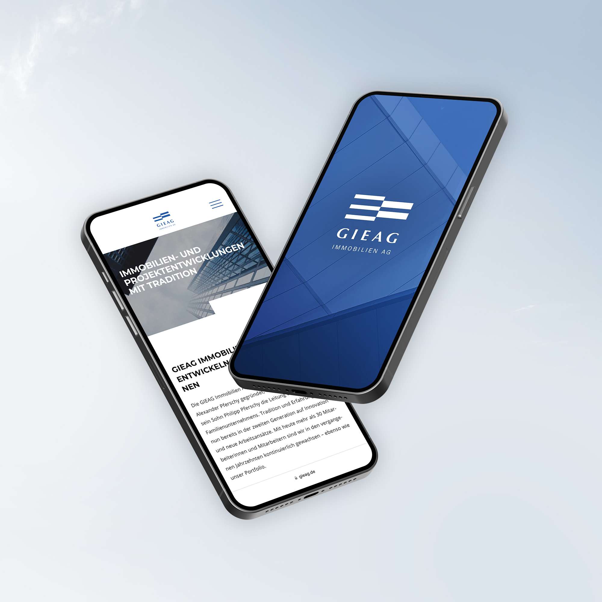 Zwei sich überlagernde Mockups in Smartphones: Ausschnitt von der GIEAG-Website und GIEAG-Logo auf dunkelblauem Grund